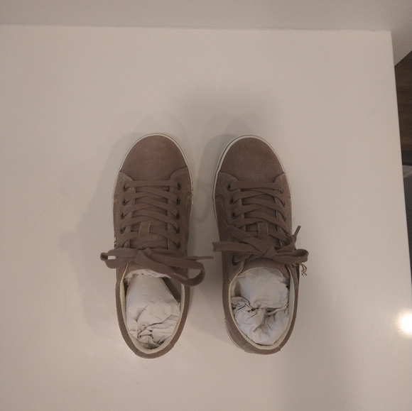 Taos Retro Star Sneakers (new in box) - Picture 4 of 8